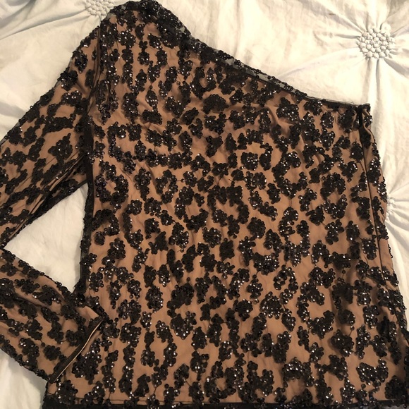 ❤️♥️Sexy Express Sequined Leopard Top!♥️❤️ - Picture 3 of 7